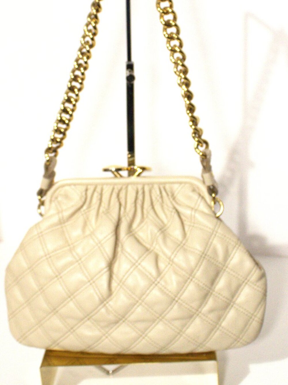 Marc Jacobs, The Stam Bag in Beige Quilted Leather with Gold hardware, Kiss Lock
